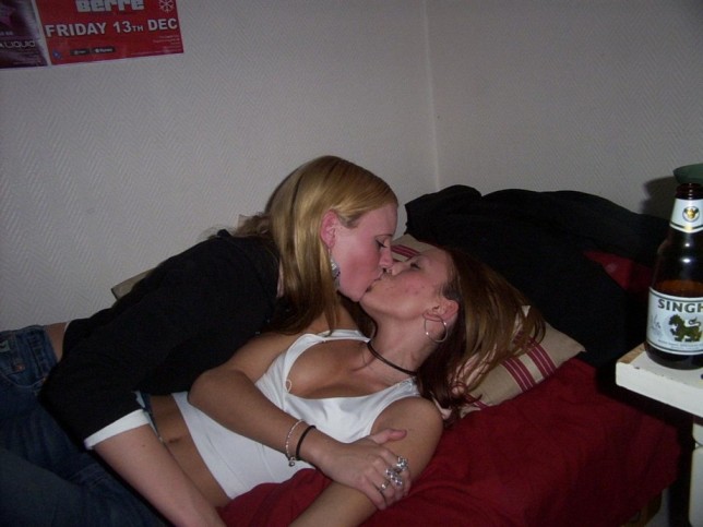 lesbians in mustang