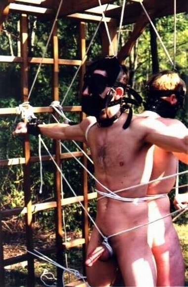 gay_bondage_4052.jpg
