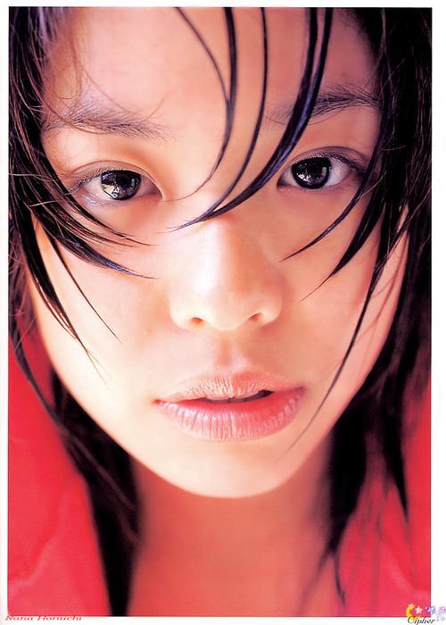 Cr_Nana_Horiuchi040.jpg